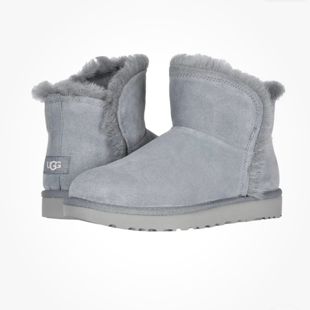 UGG NIB Classic Mini Fluff High-Low  size 5